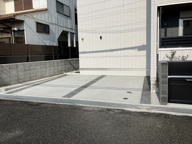 駐車場　駐車場
