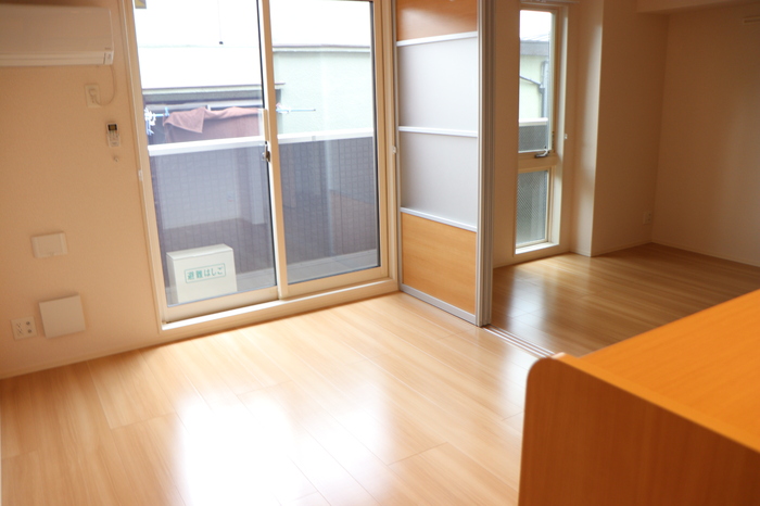 居室・リビング　☆明るい居間☆