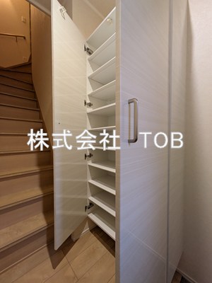 玄関　シューズボックス