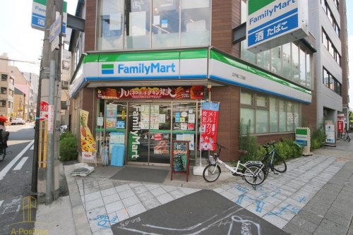 コンビニ　ファミリーマート 江戸堀二丁目店（コンビニ）まで32m