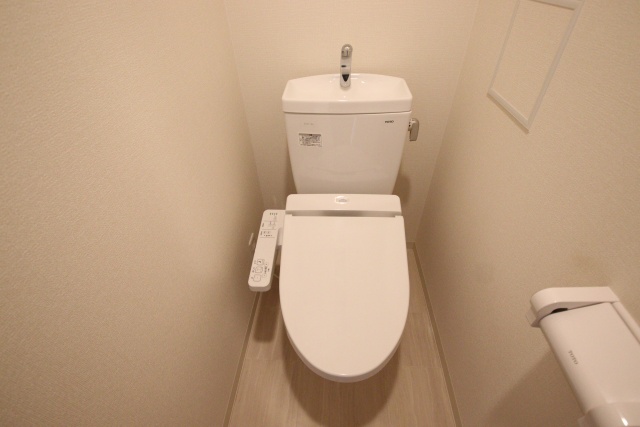 トイレ　※別室の参考写真の為、現況優先です。