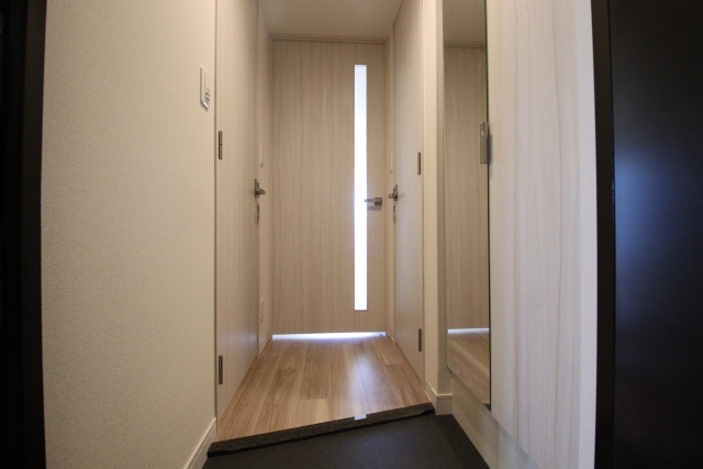 玄関　※別室の参考写真の為、現況優先です。