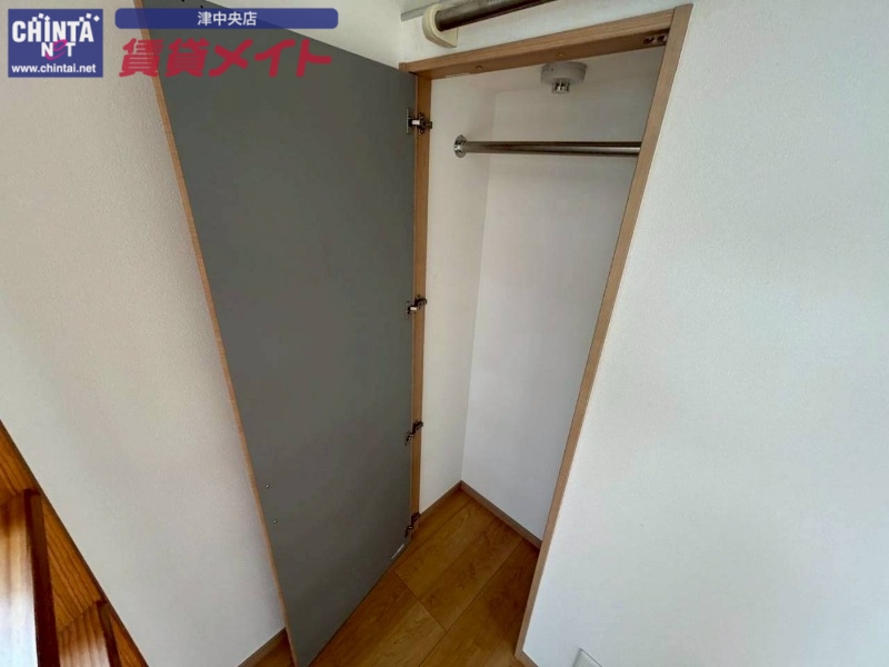 収納　別部屋反転参考写真です。