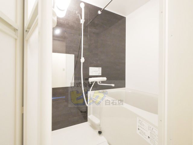 バス・シャワールーム　広々としたお風呂です♪