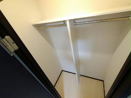 収納　ウォークインクローゼット内照明あり