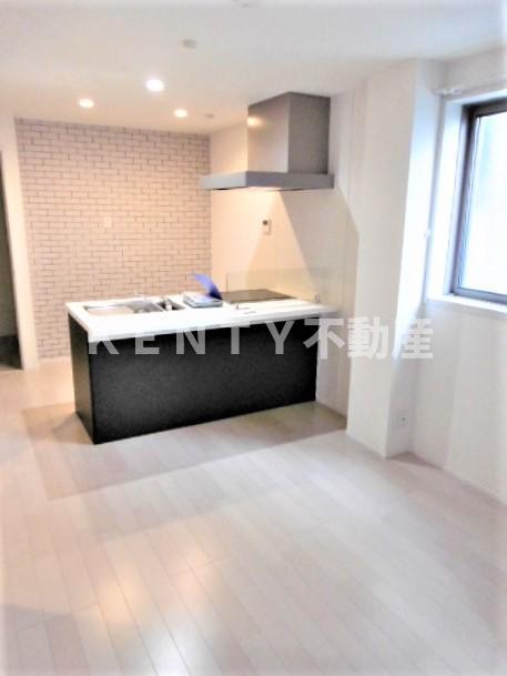 居室・リビング　こちらのリビングで趣味の時間をお楽しみください