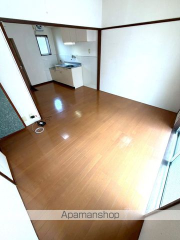 ルミエール橘の居間写真