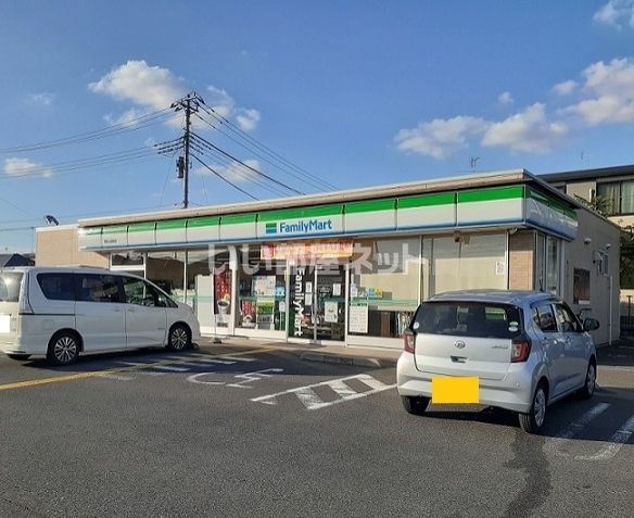 コンビニ　ファミリーマート 東松山高坂店（コンビニ）まで1060m