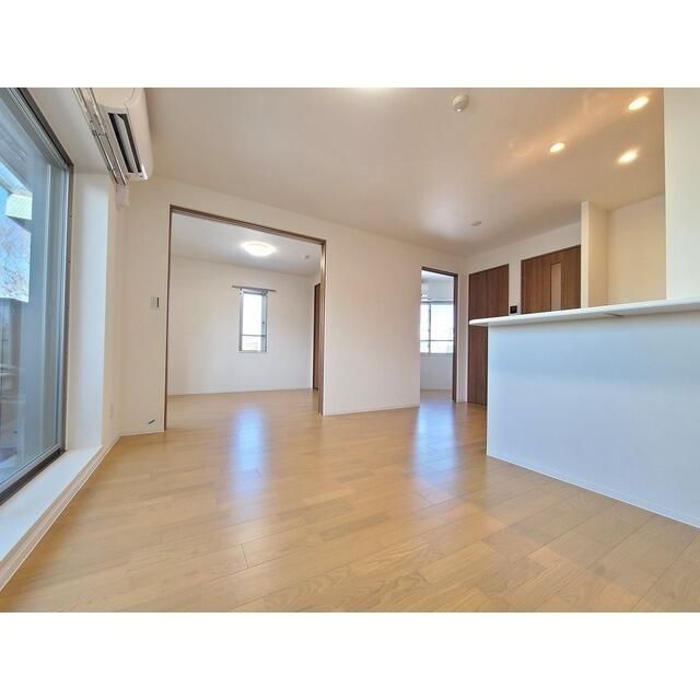 居室・リビング　こちらの居間で趣味の時間をお楽しみください