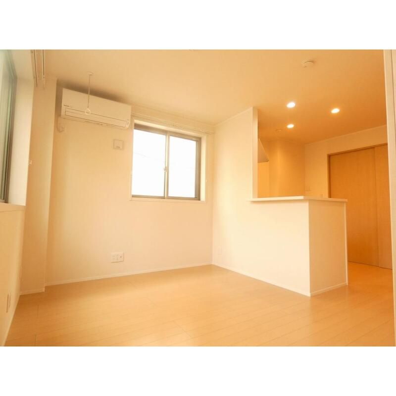 居室・リビング　☆明るい洋室☆