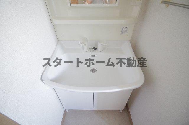 洗面設備　使いやすい洗面所です