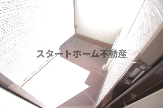 バルコニー　バルコニーからの眺めを楽しみながら食事をしませんか