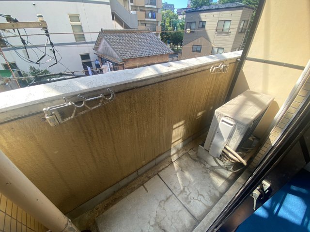 バルコニー　ラ・クール泉