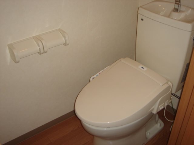 トイレ　温水洗浄便座