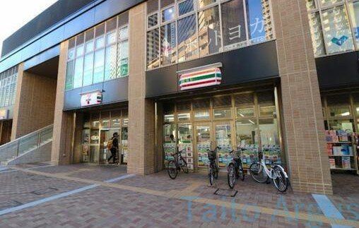 コンビニ　セブンイレブン西新宿5丁目中央店（コンビニ）まで130m