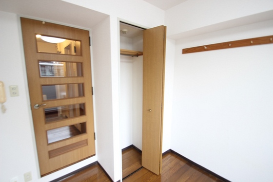 収納　※他部屋の写真です。