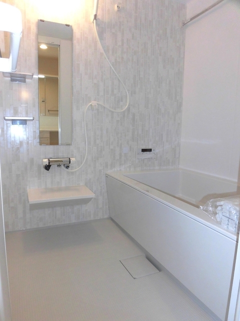 バス・シャワールーム　２０３　換気乾燥機付バスルーム