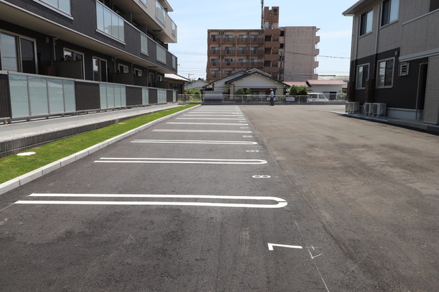 駐車場　駐車場