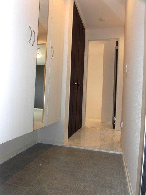 玄関　２０３　玄関