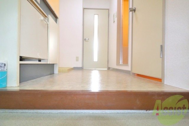 玄関　コンパクトなお風呂！