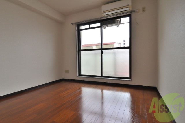 居室・リビング　広々としたリビング