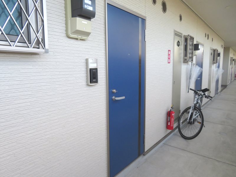玄関　同物件別部屋