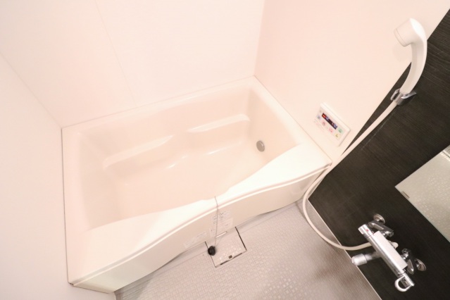 バス・シャワールーム　追い焚き付バスルーム