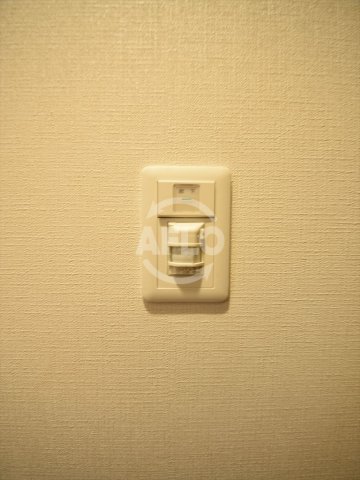 セキュリティ　プライムアーバン御堂筋本町　人感センサー