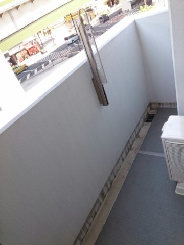 バルコニー　開放的で明るい空間を演出してくれるバルコニーです