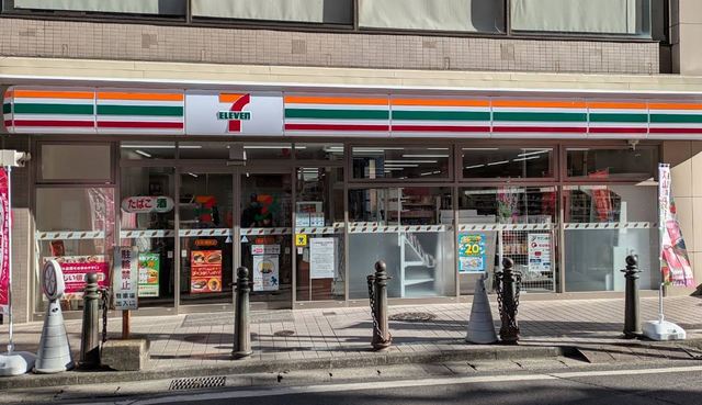 コンビニ　セブンイレブン市川本八幡駅南口店（コンビニ）まで424m