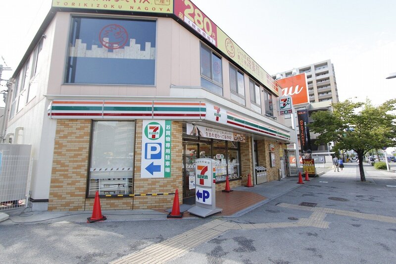 コンビニ　セブンイレブン名古屋阿由知通4丁目店（コンビニ）まで77m