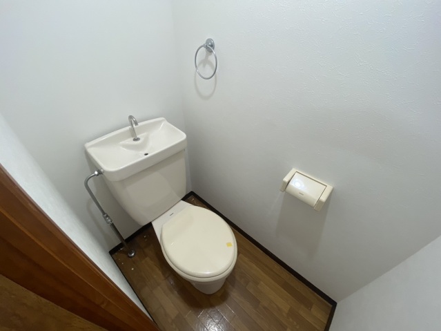 トイレ　別号室の写真です