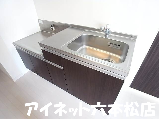 キッチン　広めのキッチンが魅力的です。