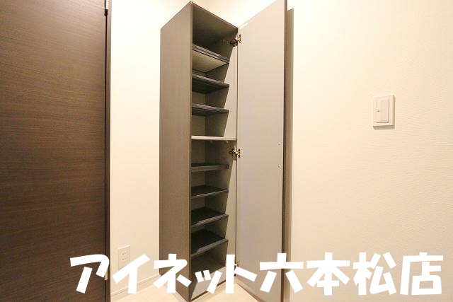 玄関　靴もたくさん入ります。