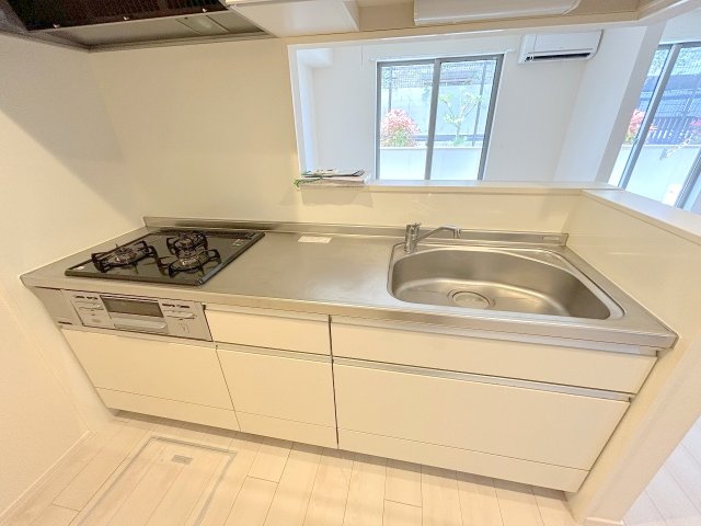 キッチン　※同建物の類似写真となります。キッチンです