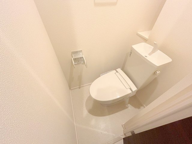トイレ　※同建物の類似写真となります。トイレも気になるポイント