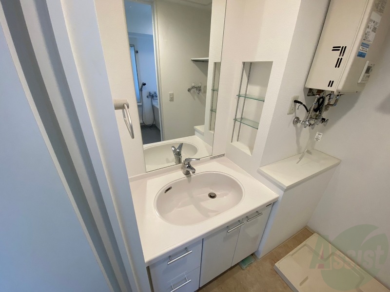 洗面設備　独立洗面台です。身支度はここでばっちりですね。