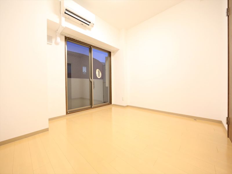 バルコニー　洋室7.1帖　エアコン完備