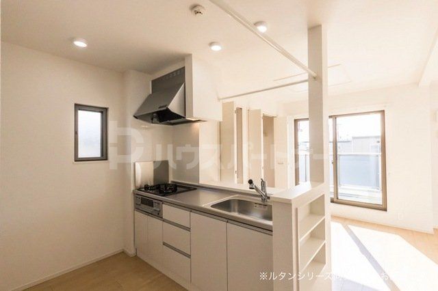 キッチン　※同施工会社同モデル写真※