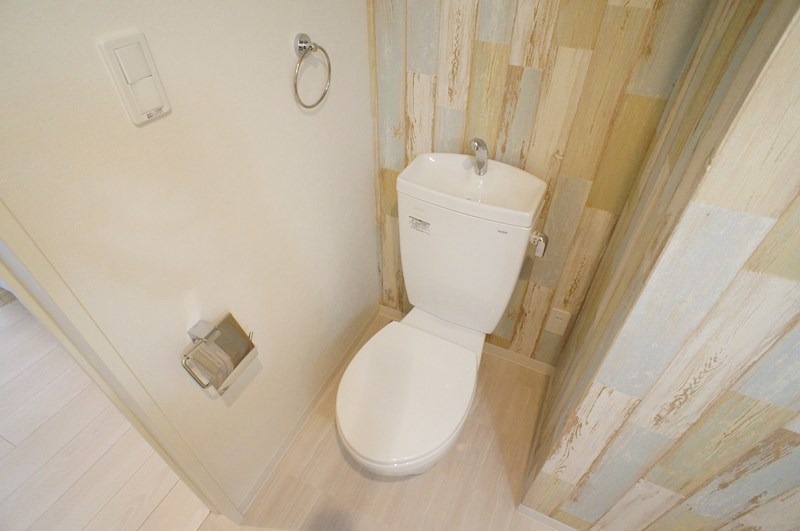 トイレ　別号室