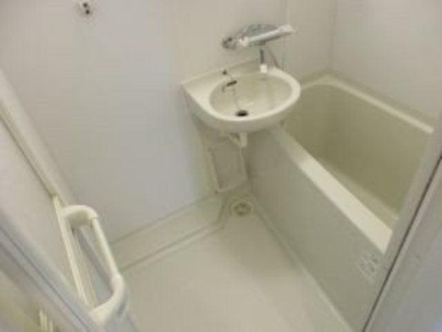 バス・シャワールーム　バスルーム