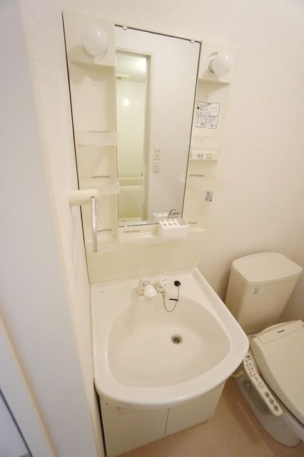 洗面設備　※別部屋参考写真です
