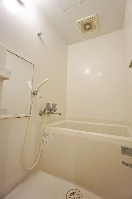 バス・シャワールーム　※別部屋参考写真です