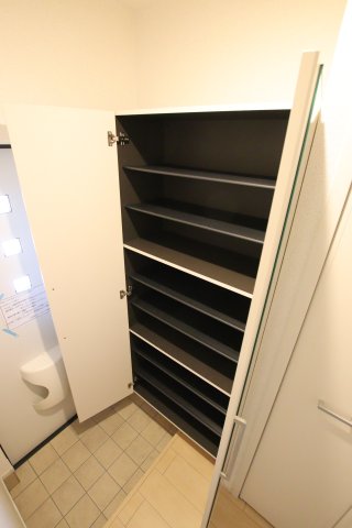 収納　シューズボックス