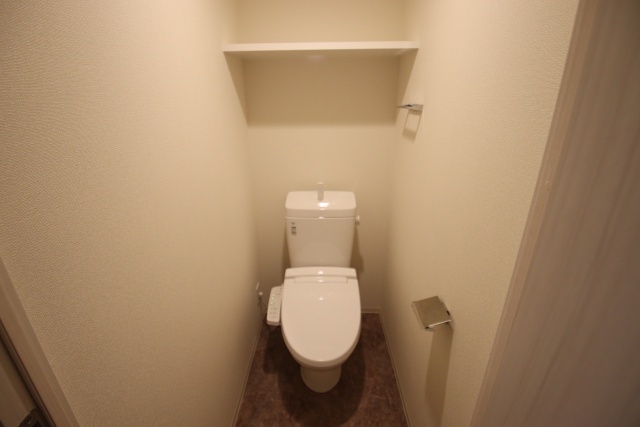 トイレ　※別室の参考写真の為、現況優先です。