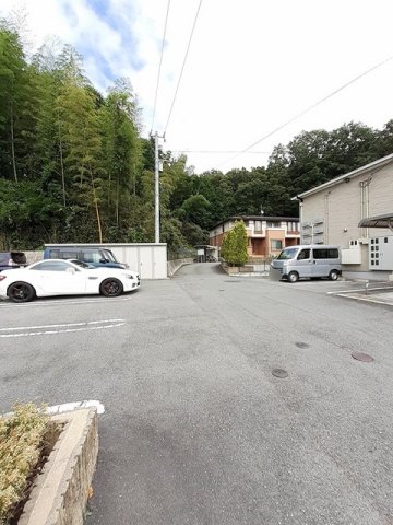 駐車場　駐車場に車を止められます