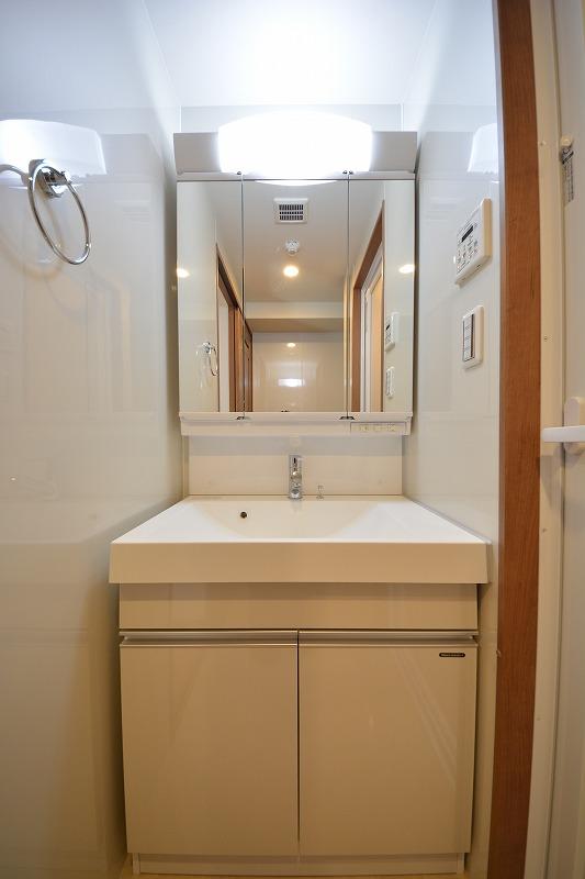 洗面設備　和良久　独立洗面化粧台