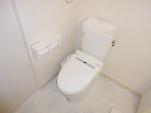 トイレ　別部屋参考写真です