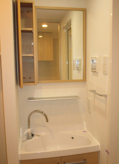 洗面設備　クレイシア横濱阪東橋  写真はイメージです