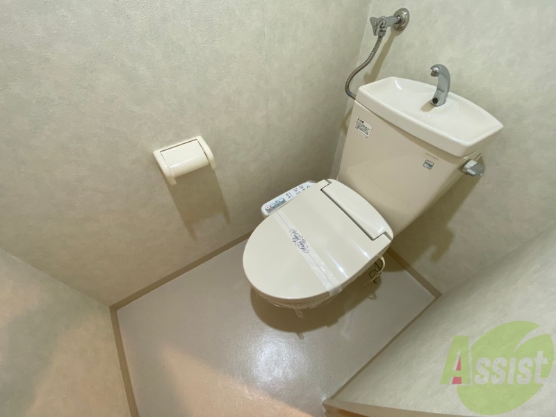 トイレ　ウォシュレット機能がついたトイレ。安心して使用できますね。